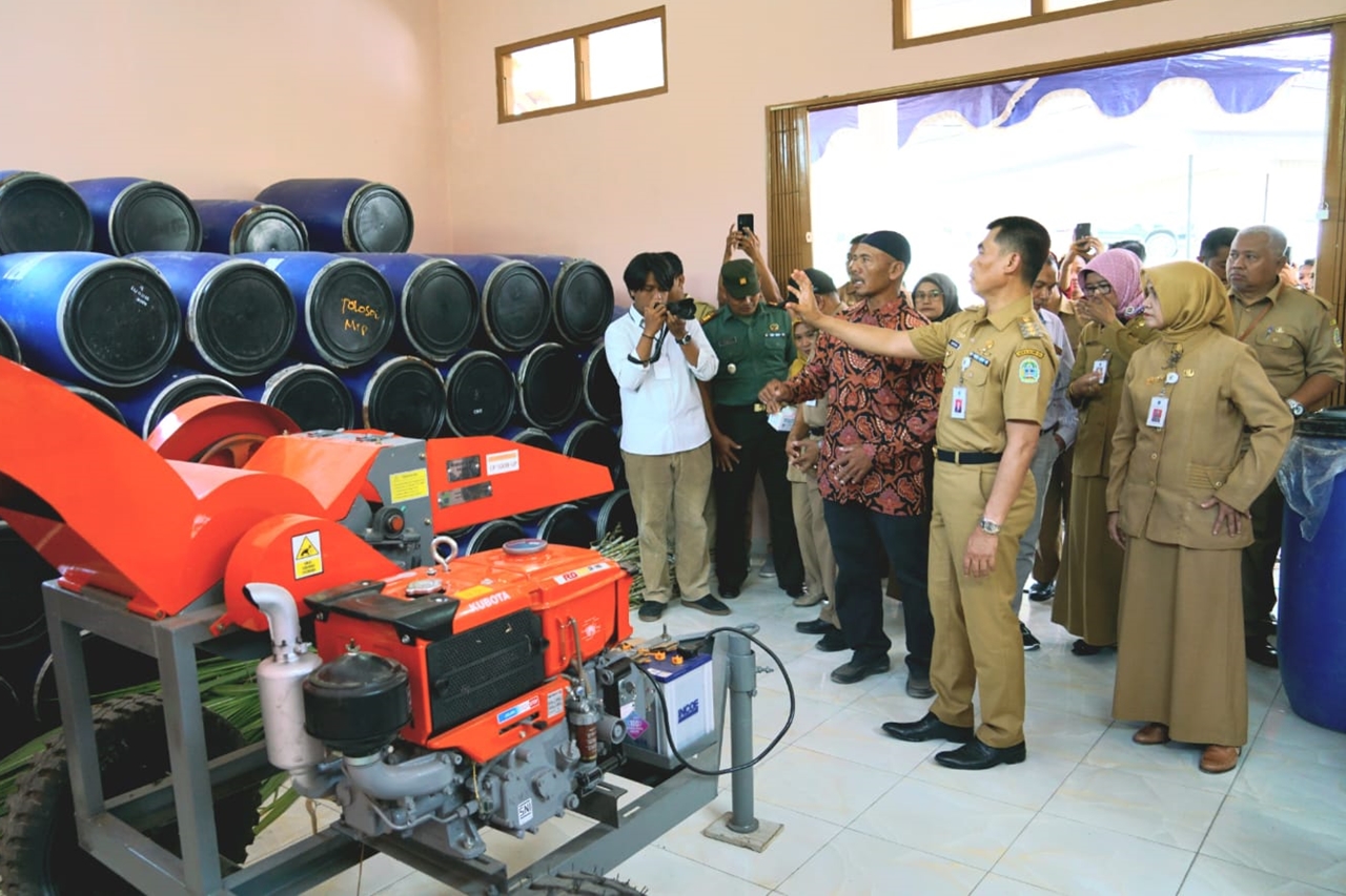 BUPATI GUNUNGKIDUL RESMIKAN GEDUNG BANK PAKAN TERNAK RUMINANSIA