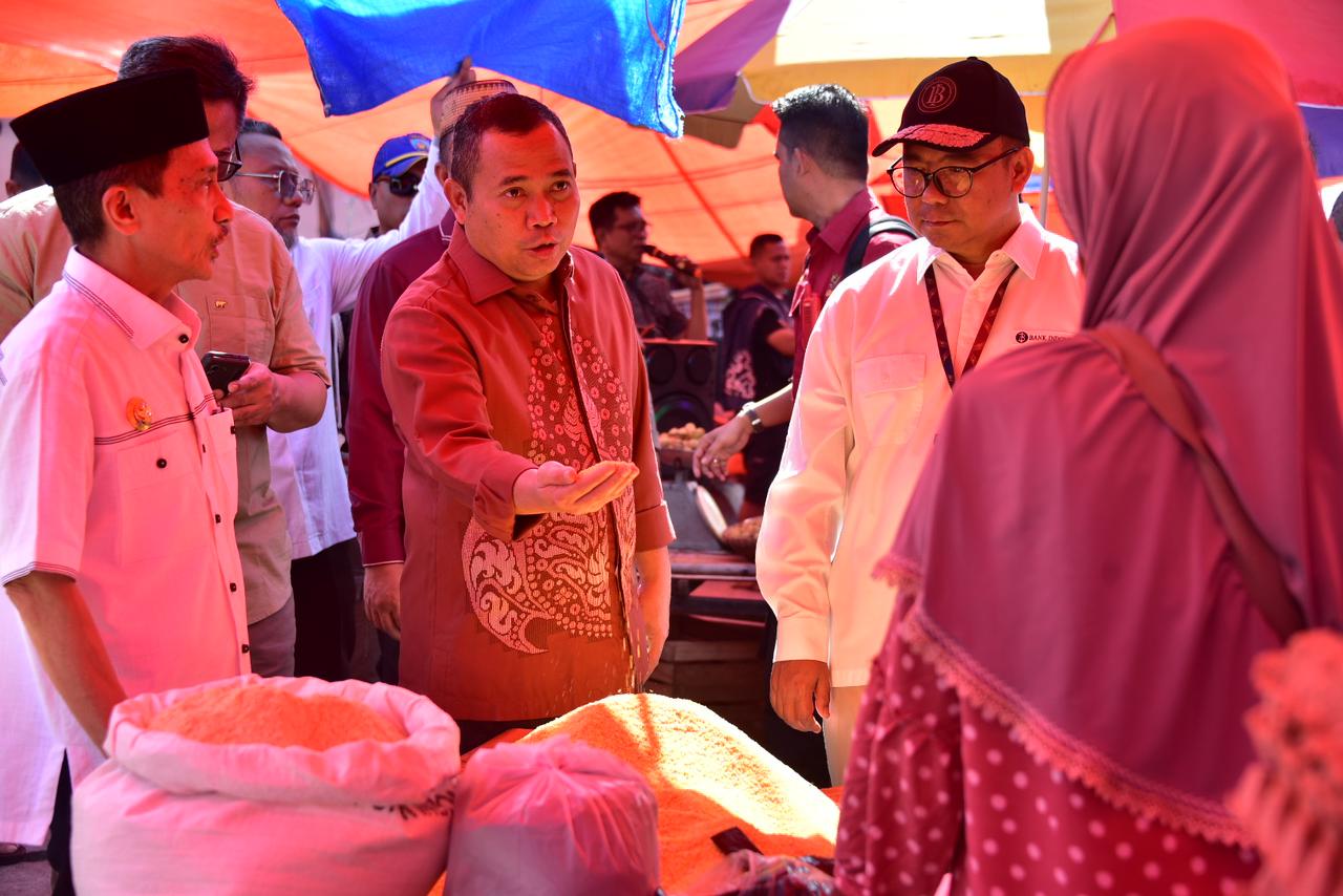 SERIUSI PERSOALAN INFLASI, PENJAGUB GORONTALO TURUN LANGSUNG KE PASAR  