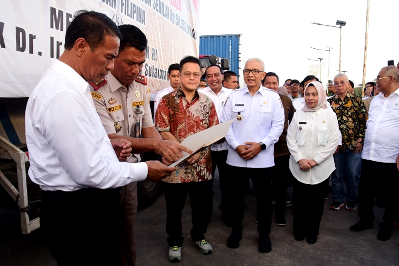 MENTAN RI LEPAS EKSPOR 50.000 TON JAGUNG GORONTALO KE FILIPINA