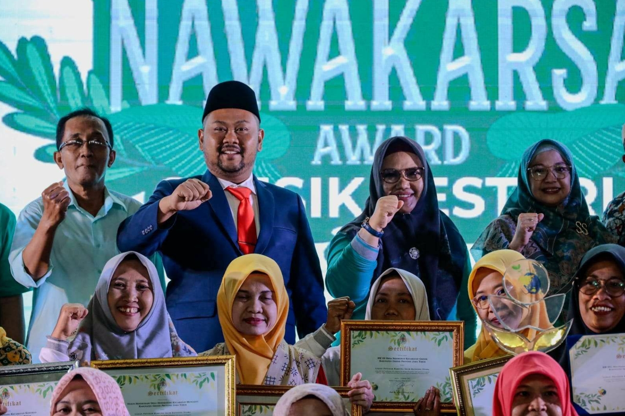 BUPATI GRESIK TEGASKAN PERLUNYA KOMITMEN BERSAMA DALAM PELESTARIAN LINGKUNGAN