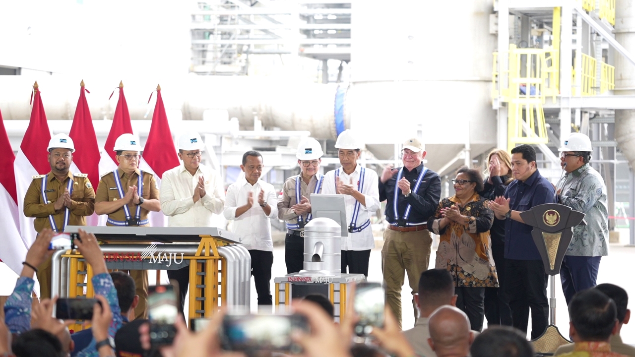 PRESIDEN JOKOWI RESMIKAN SMELTER FREEPORT DI KEK GRESIK