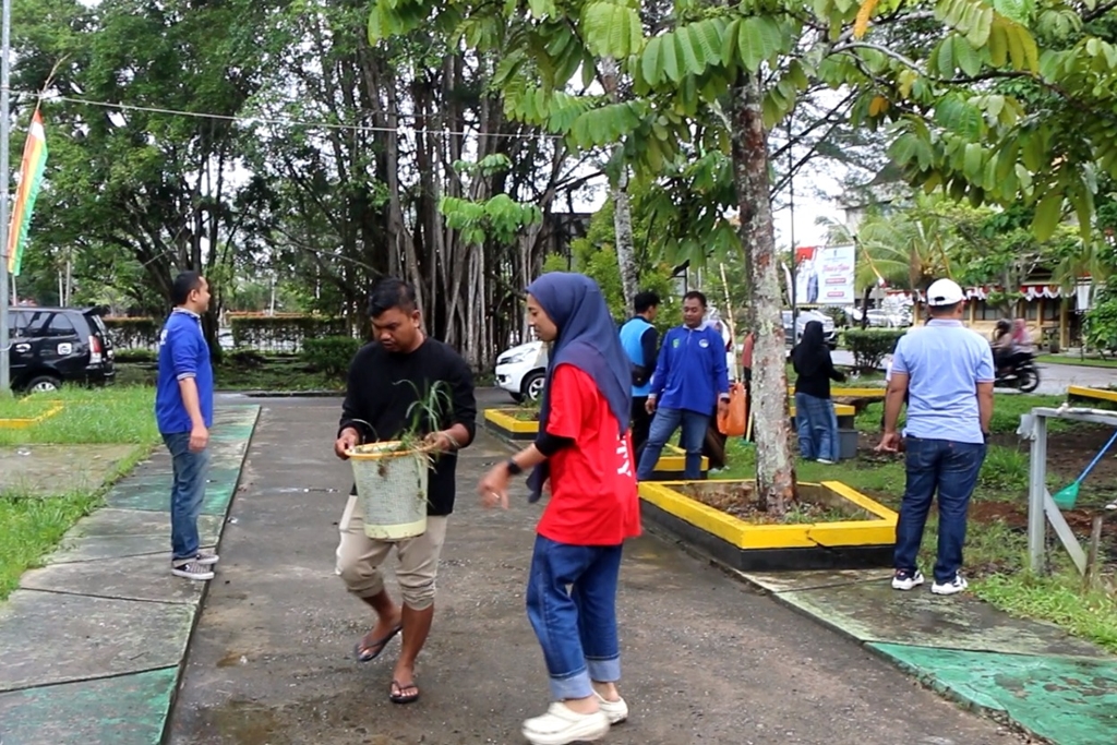 OPD DAN INSTANSI DI INDRAGIRI HILIR LAKSANAKAN GERAKAN KAMIS BERSIH