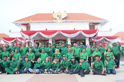 Gubernur Khofifah Lepas Kontingen Porwanas XIII 2022 