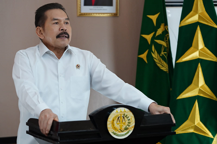 JAKSA AGUNG: PENERAPAN KEADILAN RESTORATIF  GUNAMEWUJUDKAN KESEIMBANGAN DAN PERLINDUNGAN  HUKUM BAIK BAGI KORBAN MAUPUN PELAKU  TINDAK PIDANA DALAM SISTEM PERADILAN PIDANA