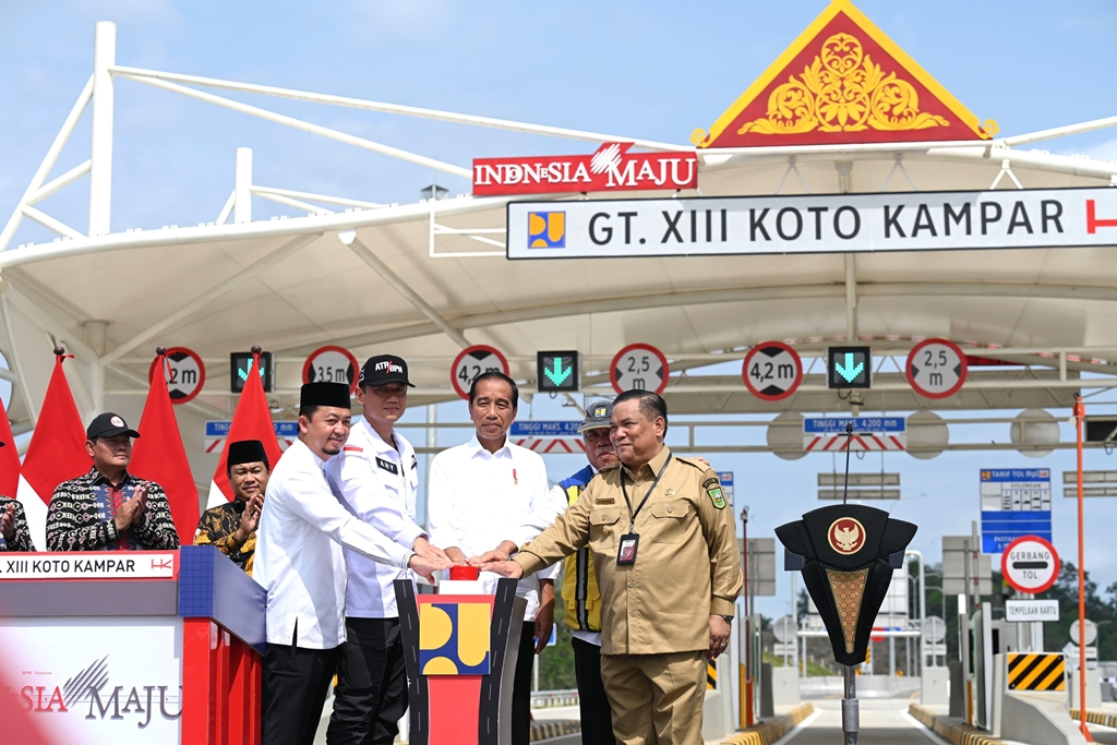 PRESIDEN JOKO WIDODO RESMIKAN TOL BANGKINANG-XIII KOTO KAMPAR