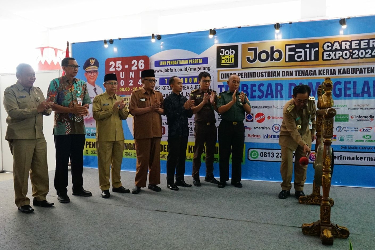 DISPERINAKER KABUPATEN MAGELANG GELAR JOB FAIR CAREER EXPO 2024