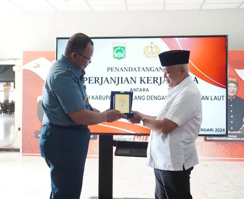 PENANDATANGANAN MoU PEMKAB MALANG DAN TNI AL DUKUNG PSN