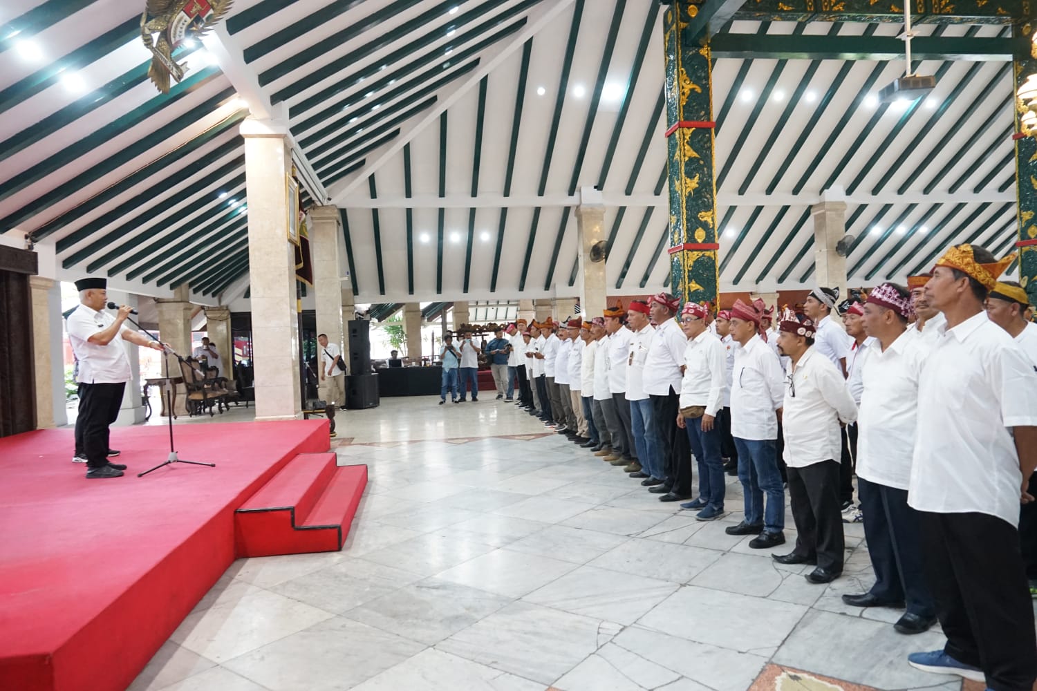 BUPATI MALANG BERANGKATKAN ASOSIASI KEPALA DESA KE JAKARTA