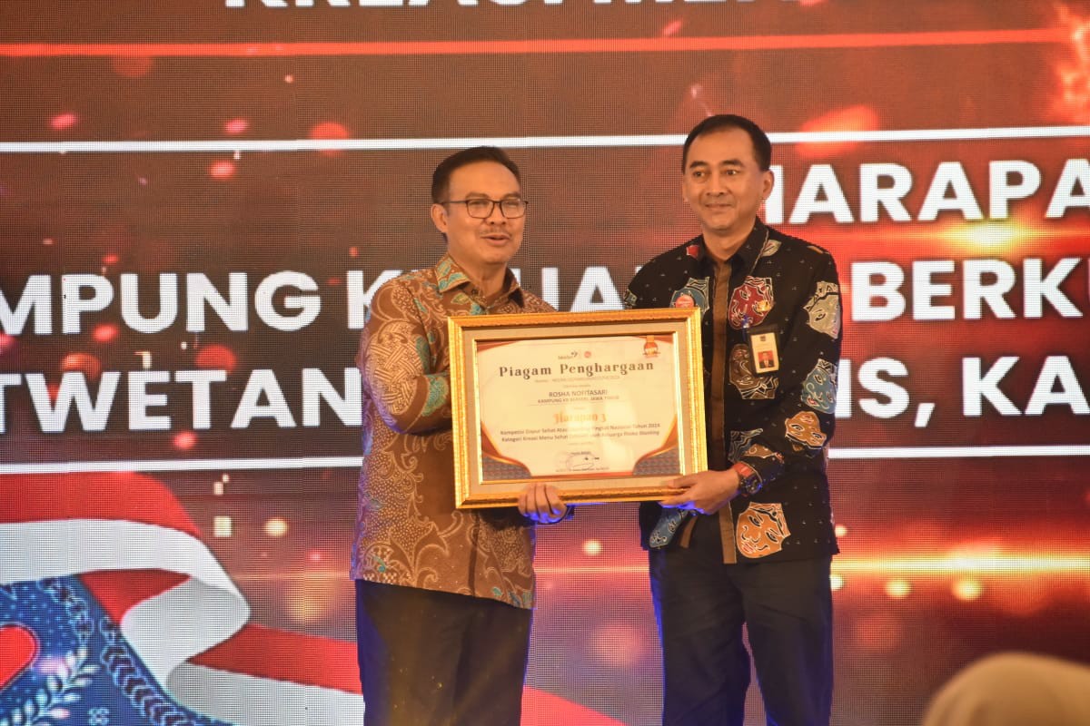 PEMKAB MALANG RAIH PENGHARGAAN BANGGA KENCANA