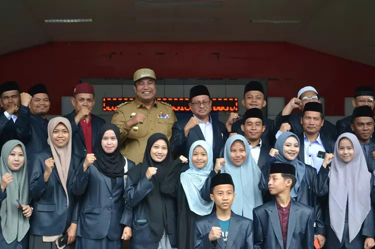 BUPATI MAROS AKAN BERI HADIAH UMRAH BAGI PERAIH EMAS MTQ