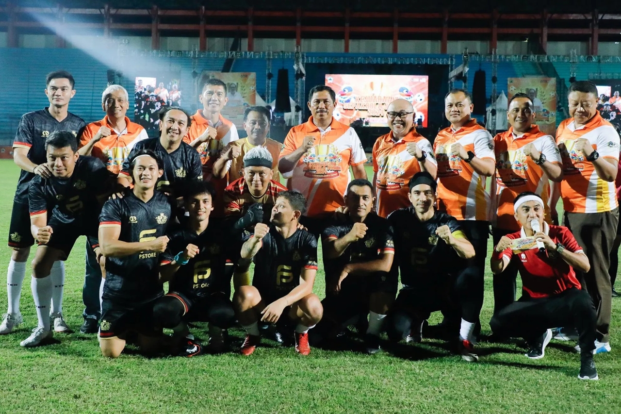 KEJUARAAN SEPAKBOLA SPECTA JATENG DIRAMAIKAN PARA SELEBRITAS