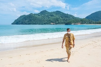 Menparekraf Sebut Besarnya Potensi Wisata Olahraga di Pantai Lampuuk Aceh