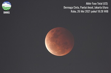 Ini Detik-Detik Gerhana Bulan Total Yang Teramati di Dermaga Cinta Ancol