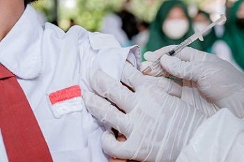 HOAKS, SEMUA ORANG YANG TELAH DIVAKSIN AKAN MENINGGAL DALAM DUA TAHUN