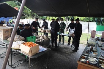 Ka BNPB Terkesan Dapur Umum Kepedulian bagi Warga Terdampak Pandemi Covid-19