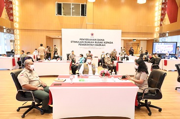 BNPB SERAHKAN RP 464 M DANA STIMULAN RUMAH RUSAK KORBAN BENCANA