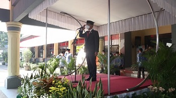 Walikota Bacakan Pidato Sambutan Gubernur NTB Pada Upacara Peringatan HUT RI ke 76 di Mataram