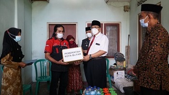 Wali Kota Blitar Salurkan Santunan Korban Runtuhnya Tembok Balai Benih Ikan