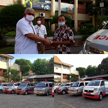 Dinas Sosial Jawa Timur Kirim 5 Unit Ambulans Untuk RSUD Dr. Soetomo