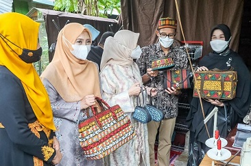 Menparekraf Dorong Digitalisasi Pelaku Ekraf Dayah Daboh Aceh