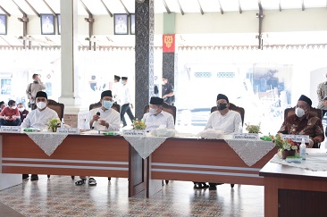 KUNKER JAWA TIMUR, MENTERI SUHARSO BAHAS KSST, PENYEDIAAN AKSES AIR MINUM, HINGGA PENGEMBANGAN TN BROMO TENGGER SEMERU