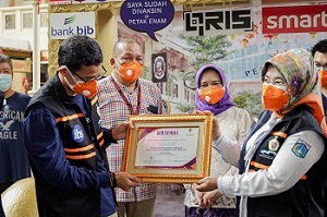 Menparekraf Tinjau Sentra Vaksinasi  COVID 19 di Petak Enam Jakarta Barat