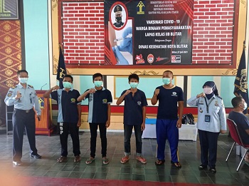 Lapas Kelas 2 B Blitar Bagikan Bantuan Paket Sembako ke Warga Terdampak Covid-19