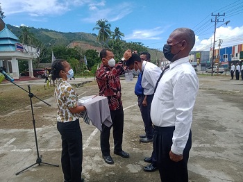 Asisten II Lepas Ratusan Pemuda Ikut Diklat Avsec di Poltekbang Jayapura