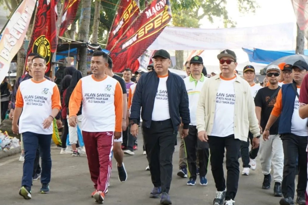 PJ WALIKOTA IKUTI DAN BUKA KEGIATAN JALAN SANTAI HUT KOTA PAGAR ALAM KE-23