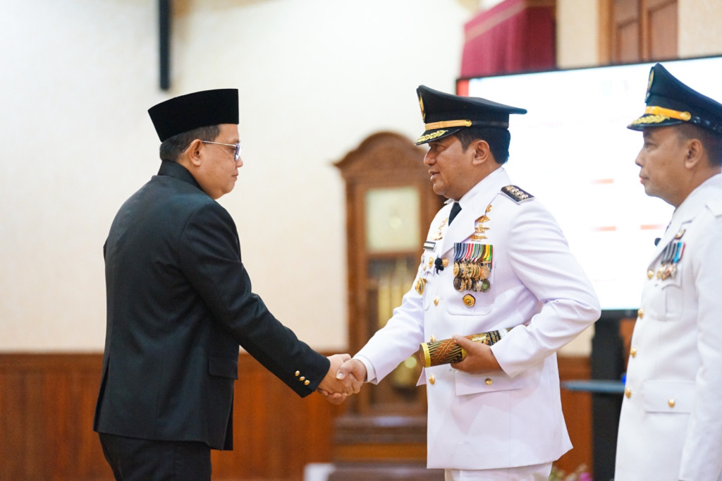 PJ GUBERNUR JATIM LANTIK NURKHOLIS SEBAGAI PJ BUPATI PASURUAN