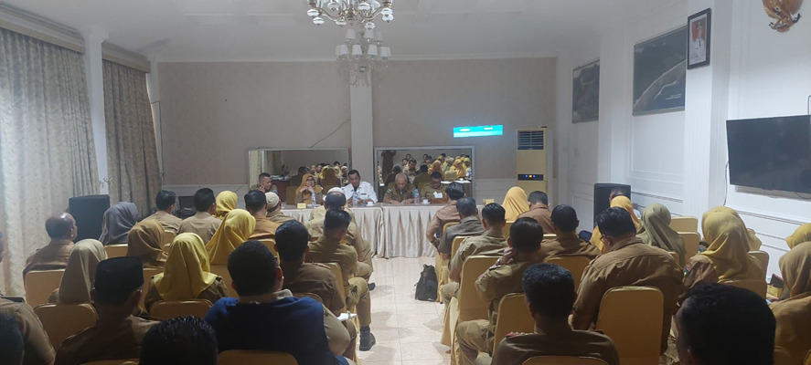 BUPATI PESISIR SELATAN MINTA VERIFIKASI ULANG DATA KEMISKINAN