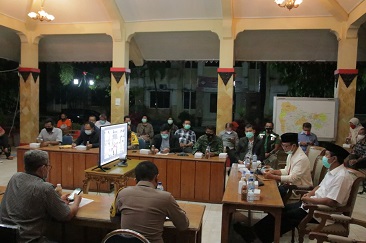 Bupati Ngawi, Pimpin Rapat Evaluasi PPKM, Inginkan Masyarakat Aktif Tekan Pertumbuhan Covid-19 Ngawi