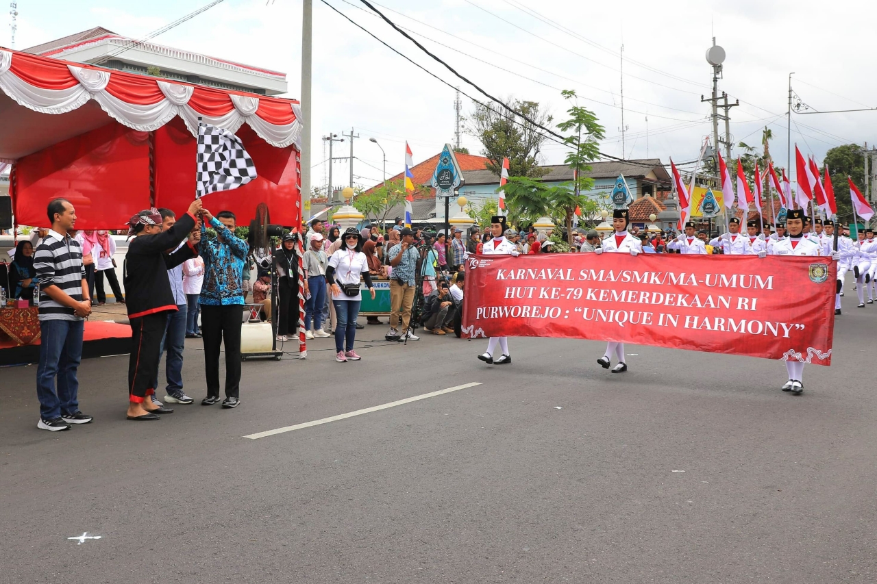 PUNCAK KARNAVAL PURWOREJO 2024 SUKSES, RIBUAN WARGA ANTUSIAS