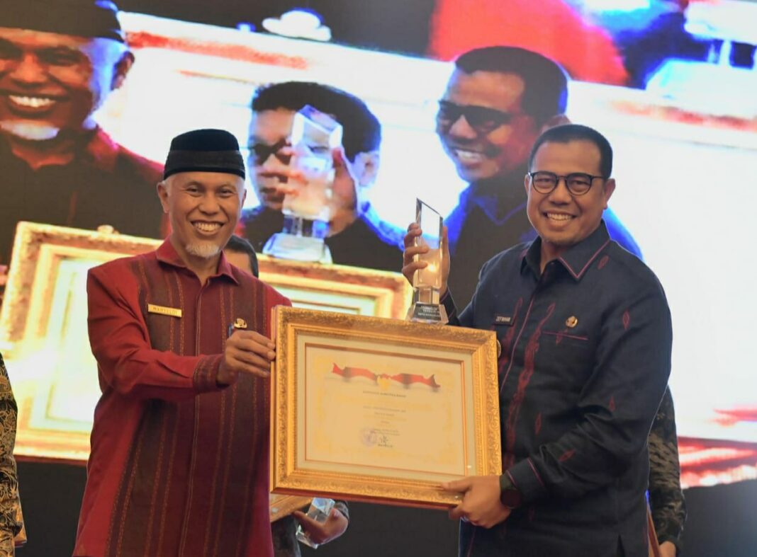 PROVINSI SUMATERA BARAT BERIKAN EMPAT PENGHARGAAN UNTUK PEMERINTAH KOTA SAWAHLUNTO