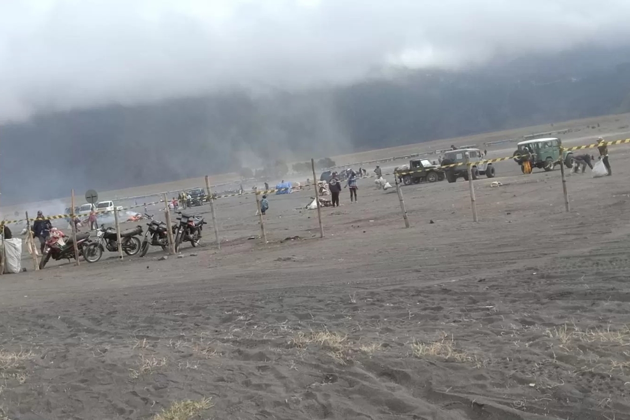 KEBAKARAN HUTAN KEMBALI MELANDA KAWASAN TAMAN NASIONAL BROMO TENGGER – SEMERU