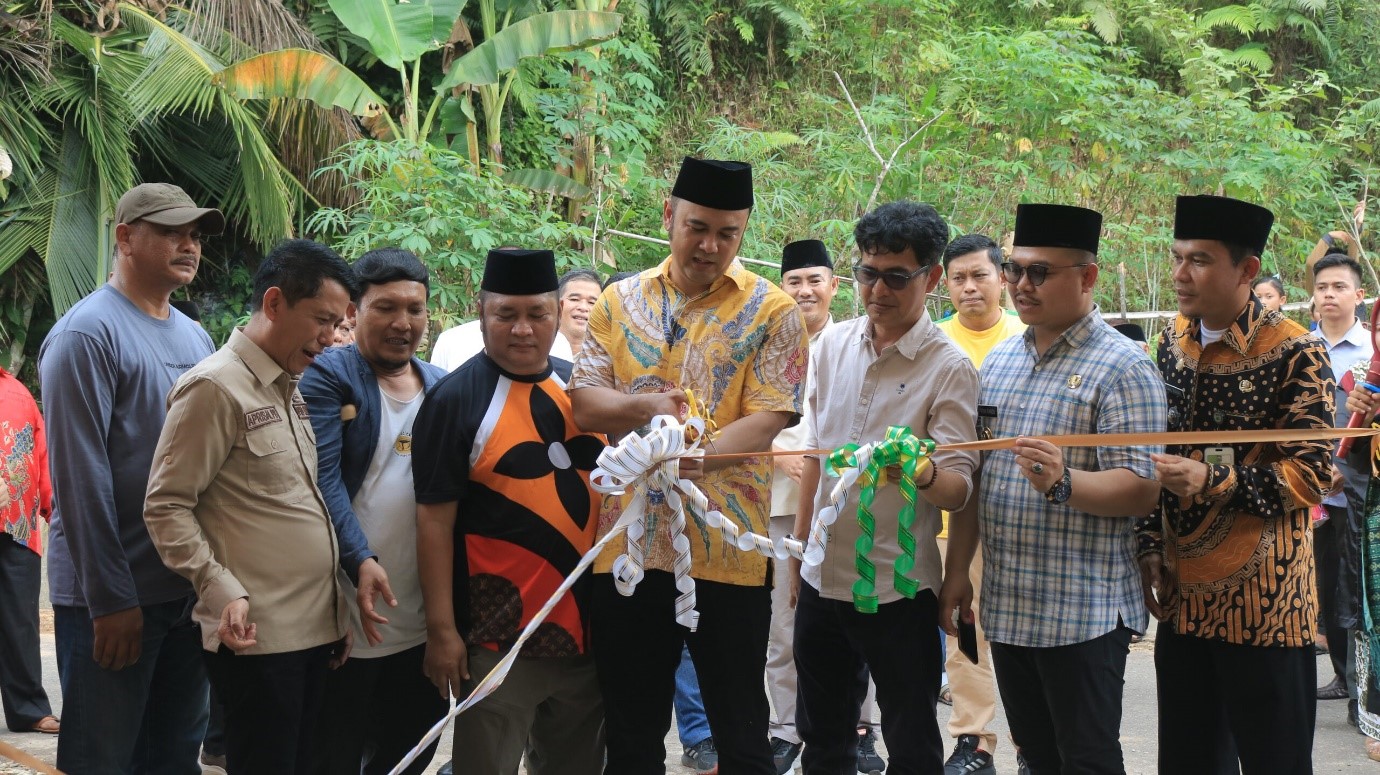 BUPATI SIJUNJUNG RESMIKAN JEMBATAN PADANG RUMBIO NAGARI TANJUNG GADANG