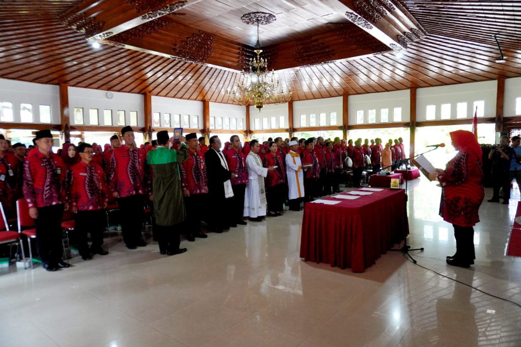 AWAL TAHUN 2024, BUPATI SRAGEN LANTIK 192 ASN