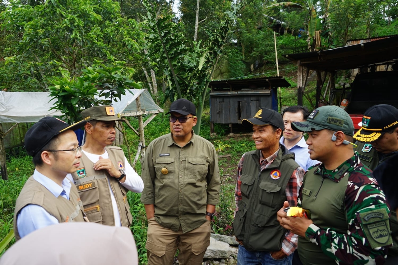 RENCANA PEMBANGUNAN MULTI HAZARD EWS, DIREKTUR ICL KUNJUNGI TANAH DATAR