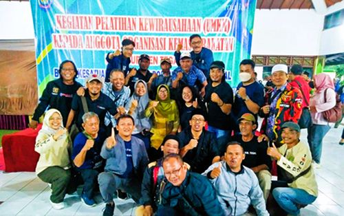JELANG MASA PURNA TUGAS, BUPATI TEGAL UNDANG AWAK MEDIA DAN LSM