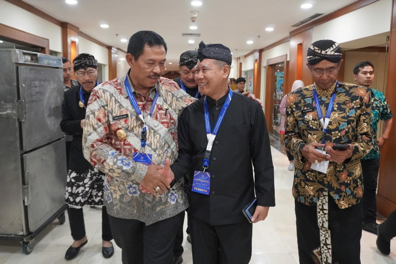 JATENG RAIH PENGHARGAAN PENURUNAN STUNTING, PJ WALI KOTA TEGAL BERI SELAMAT