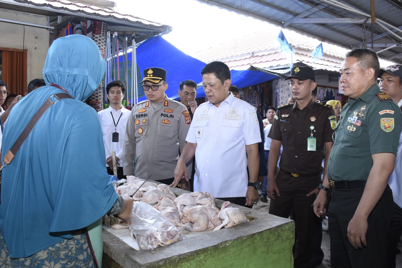 PEMKAB TUBABA KEMBALI MONITORING PASAR GUNA MENJAGA STABILITAS HARGA